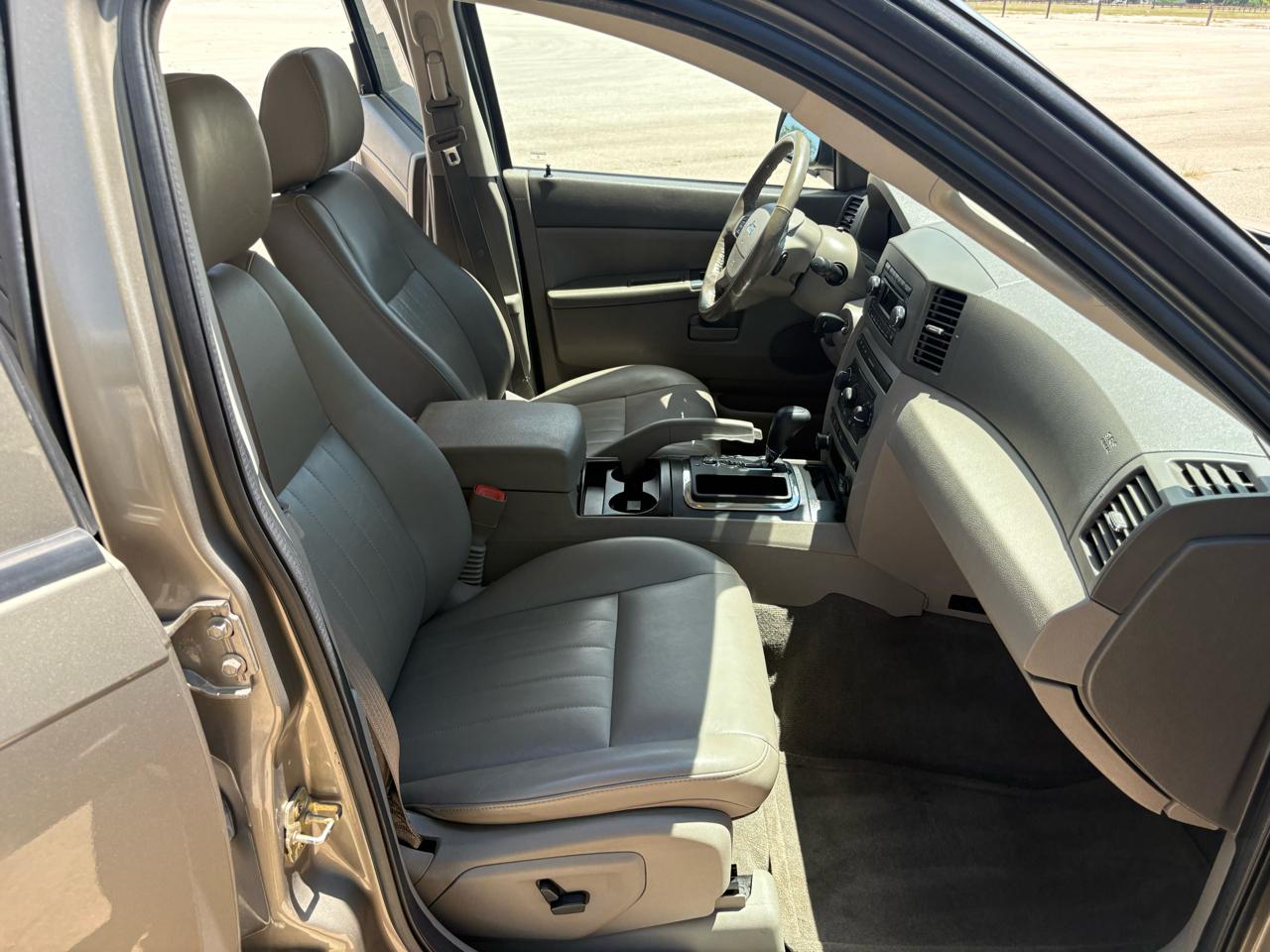 Jeep Grand Cherokee 4dr Laredo 4WD 2006