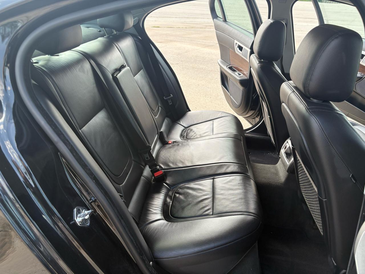 Jaguar XF  2014