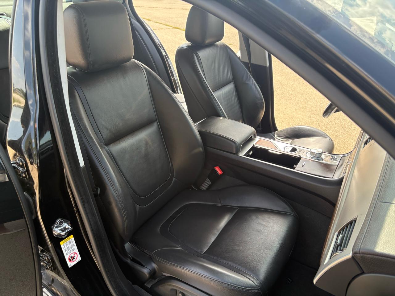 Jaguar XF  2014