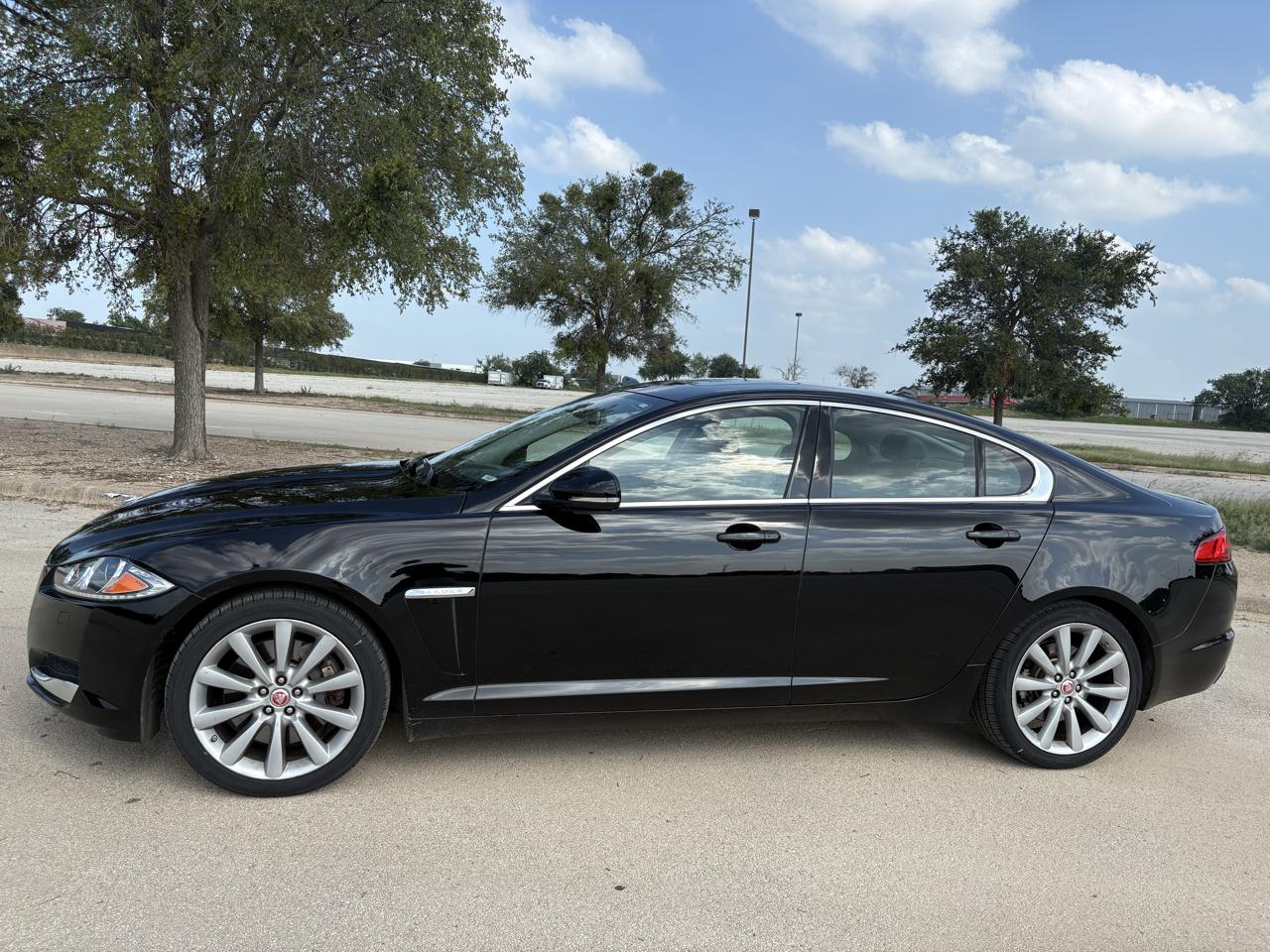 Jaguar XF  2014