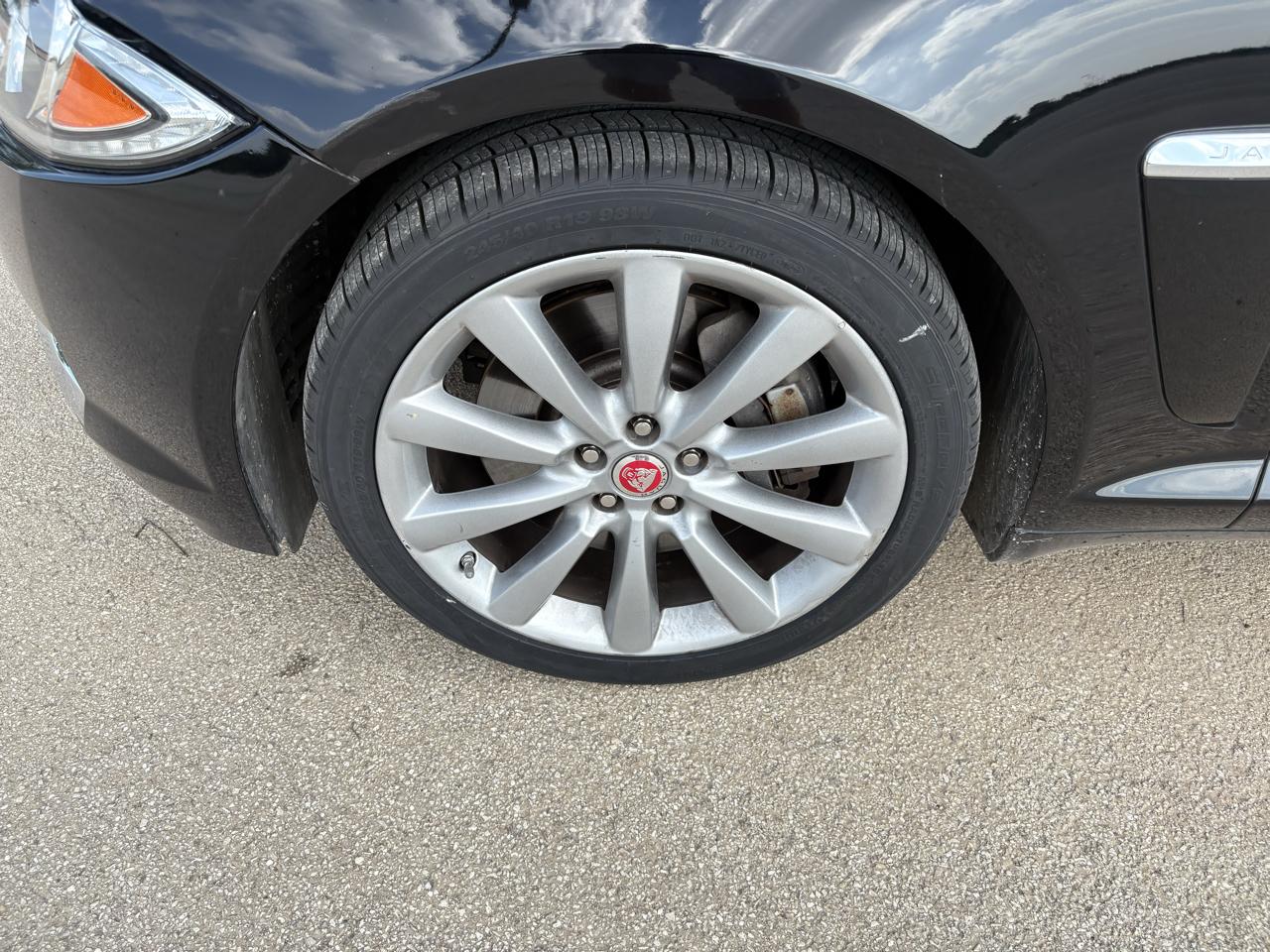 Jaguar XF  2014
