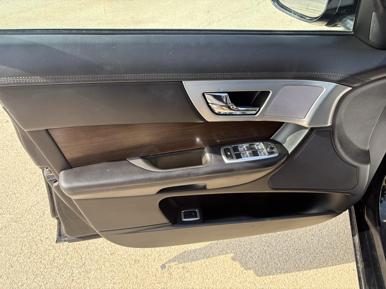 Jaguar XF  2014