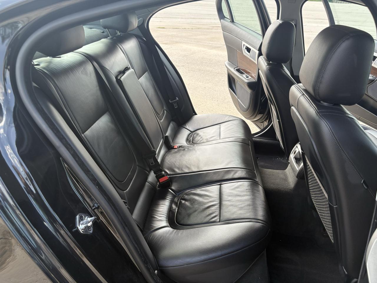 Jaguar XF  2014