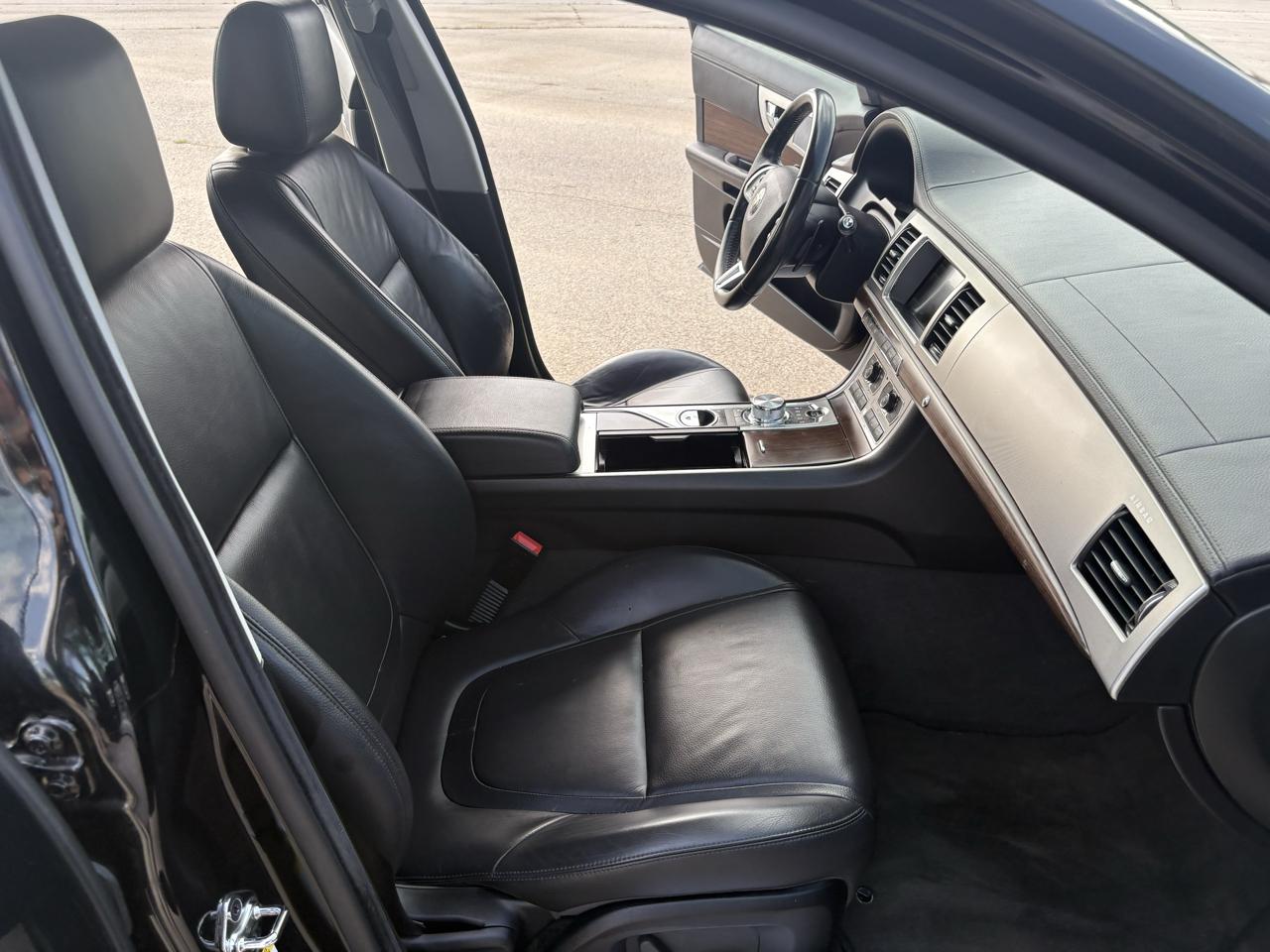 Jaguar XF  2014