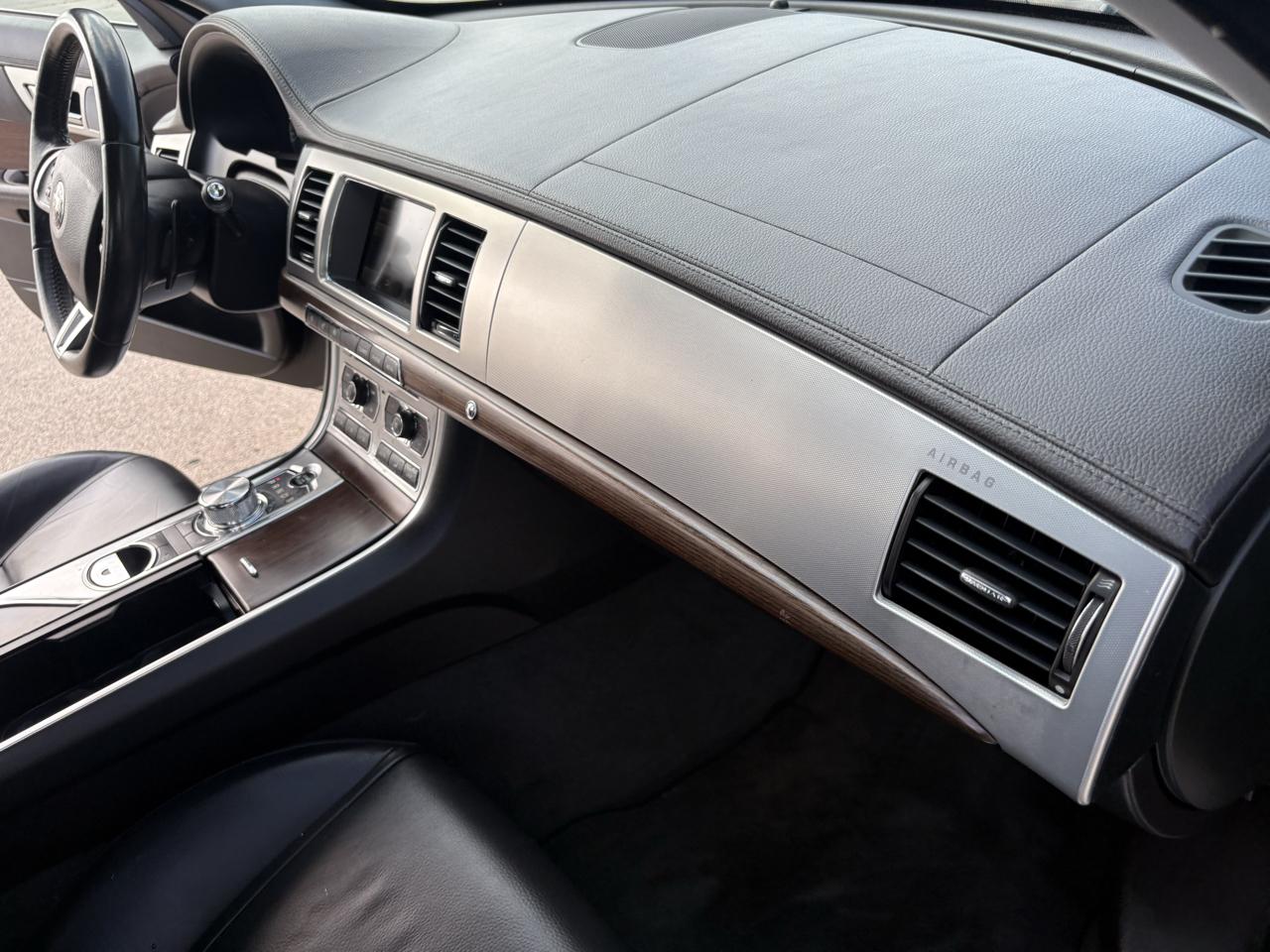 Jaguar XF  2014