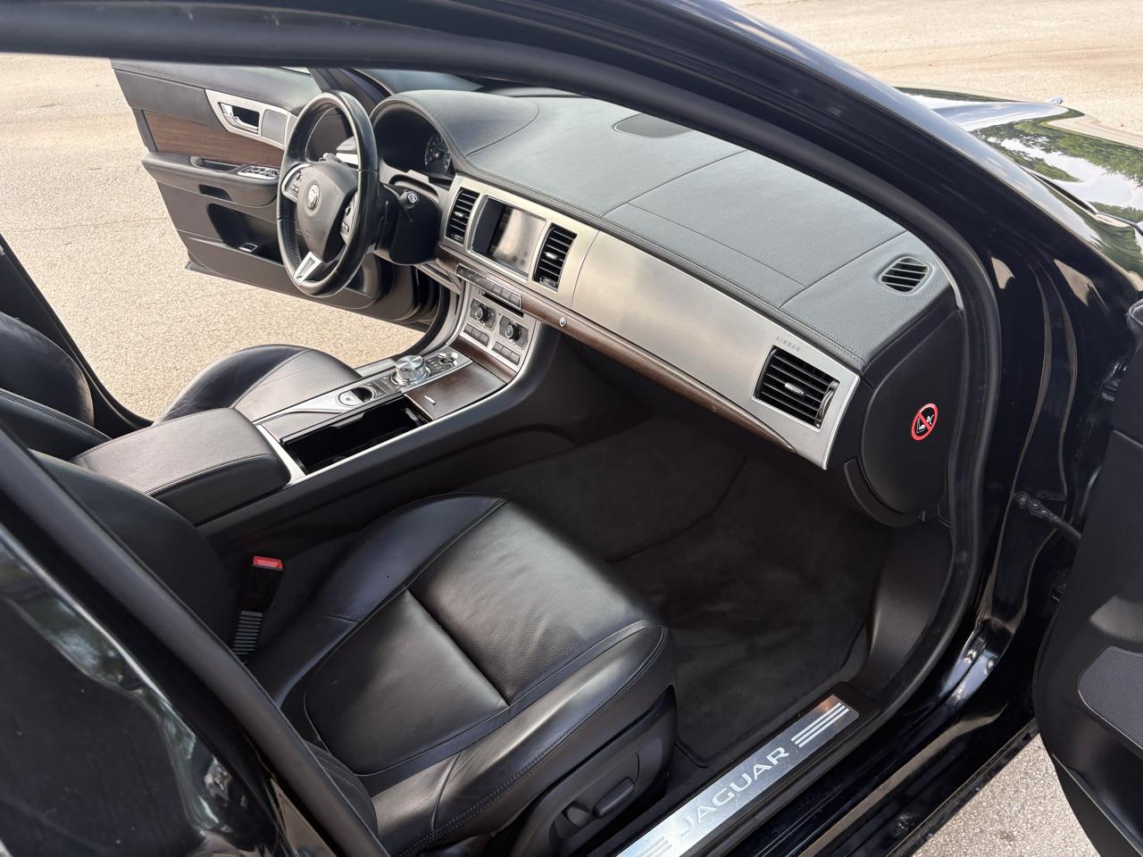 Jaguar XF  2014