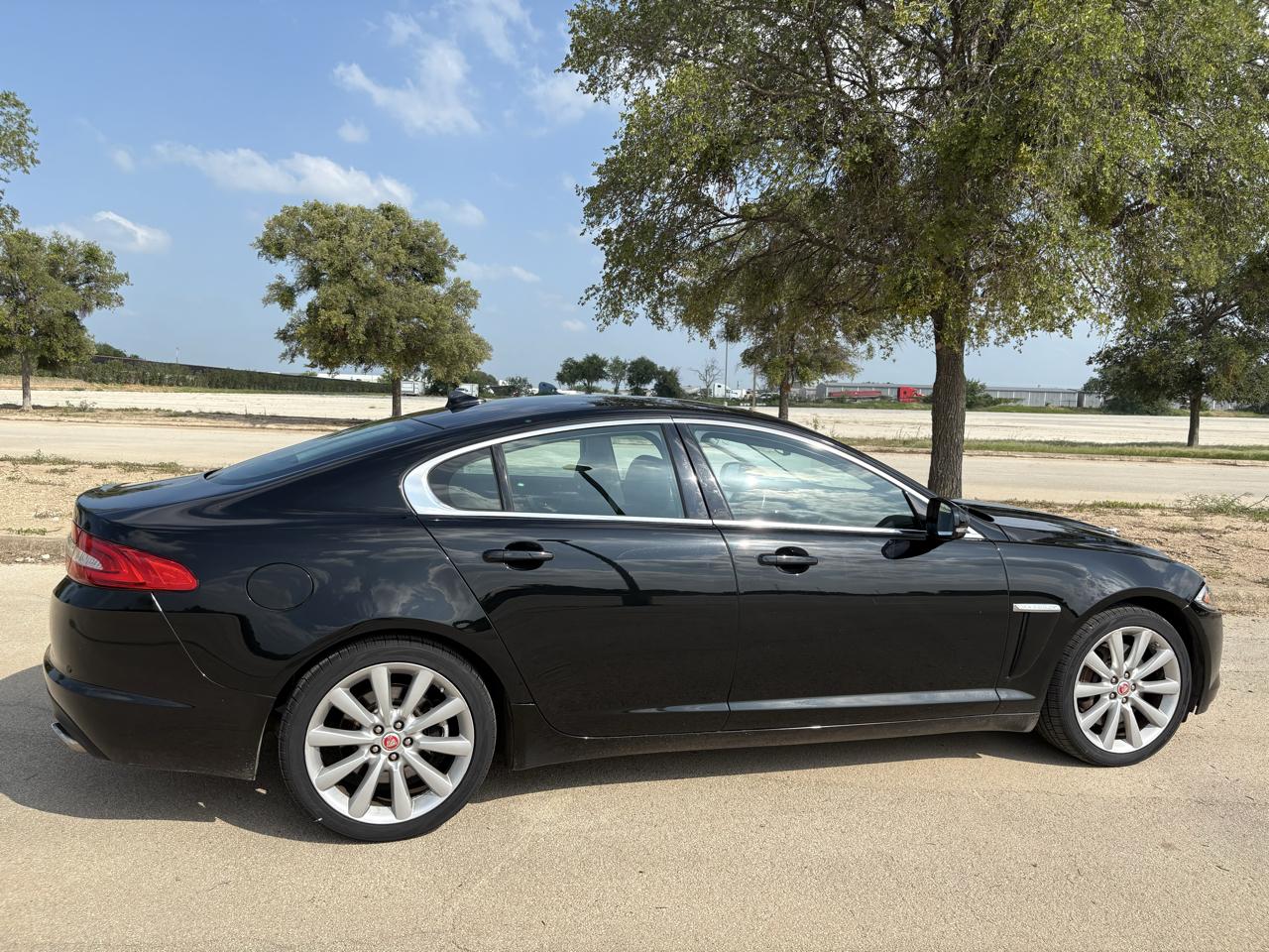 Jaguar XF  2014