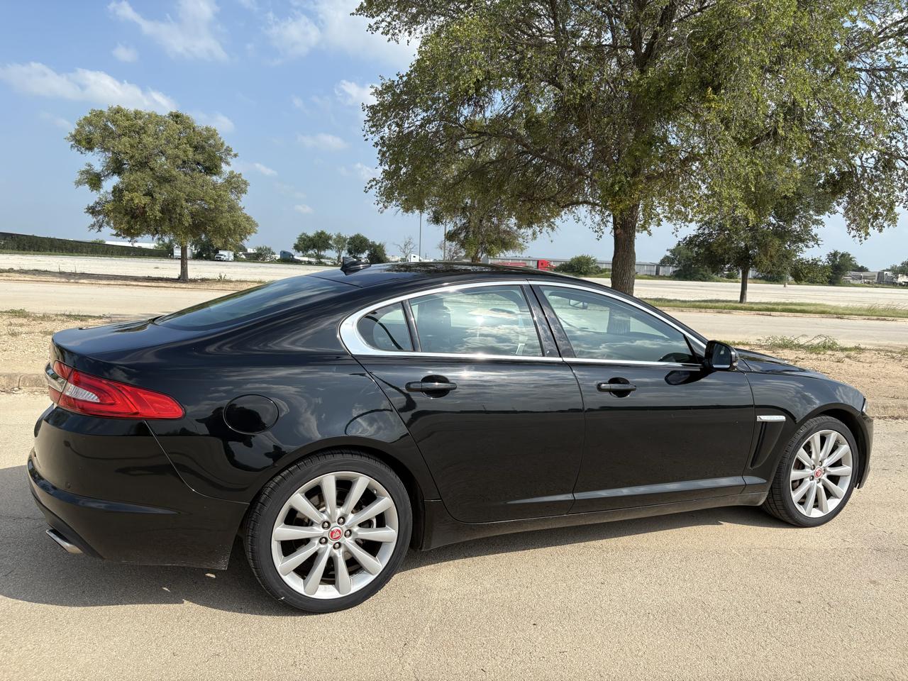 Jaguar XF  2014