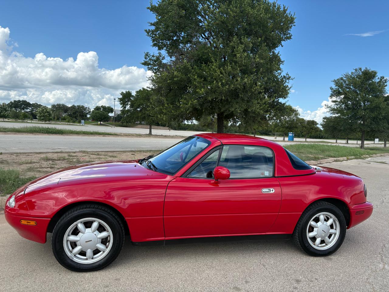 Mazda MX-5 Miata 2dr Convertible Special Edition 5-Spd 1991