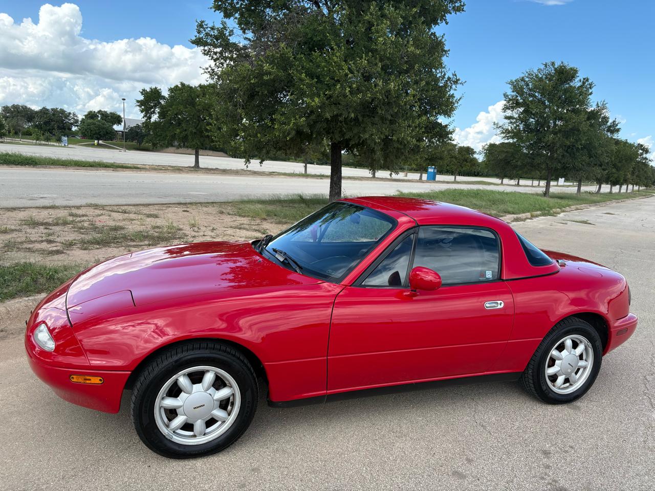 Mazda MX-5 Miata 2dr Convertible Special Edition 5-Spd 1991