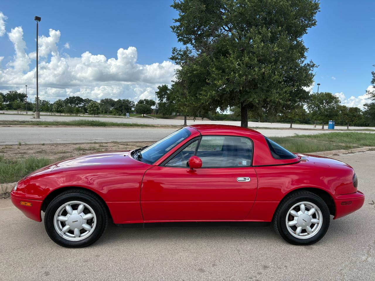 Mazda MX-5 Miata 2dr Convertible Special Edition 5-Spd 1991