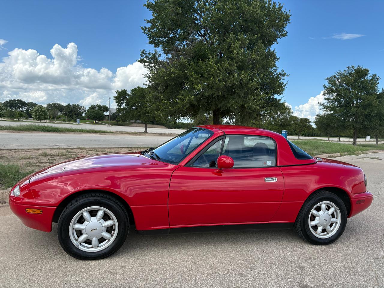 Mazda MX-5 Miata 2dr Convertible Special Edition 5-Spd 1991
