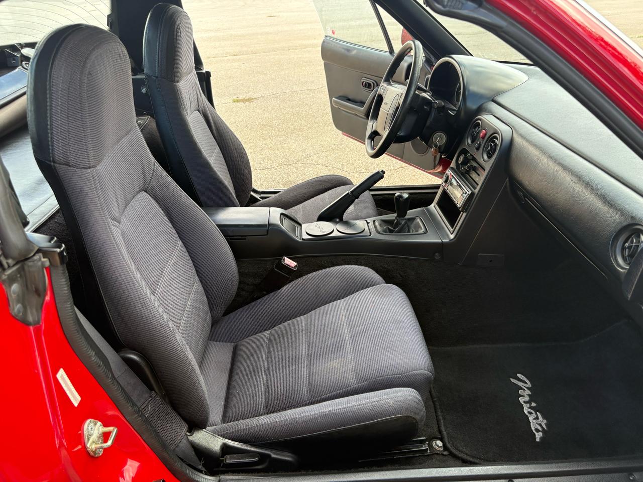 Mazda MX-5 Miata 2dr Convertible Special Edition 5-Spd 1991