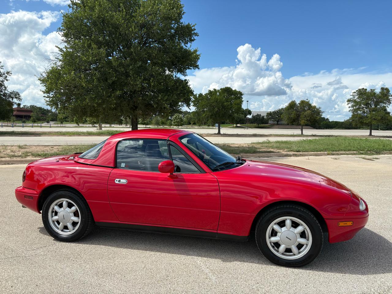 Mazda MX-5 Miata 2dr Convertible Special Edition 5-Spd 1991