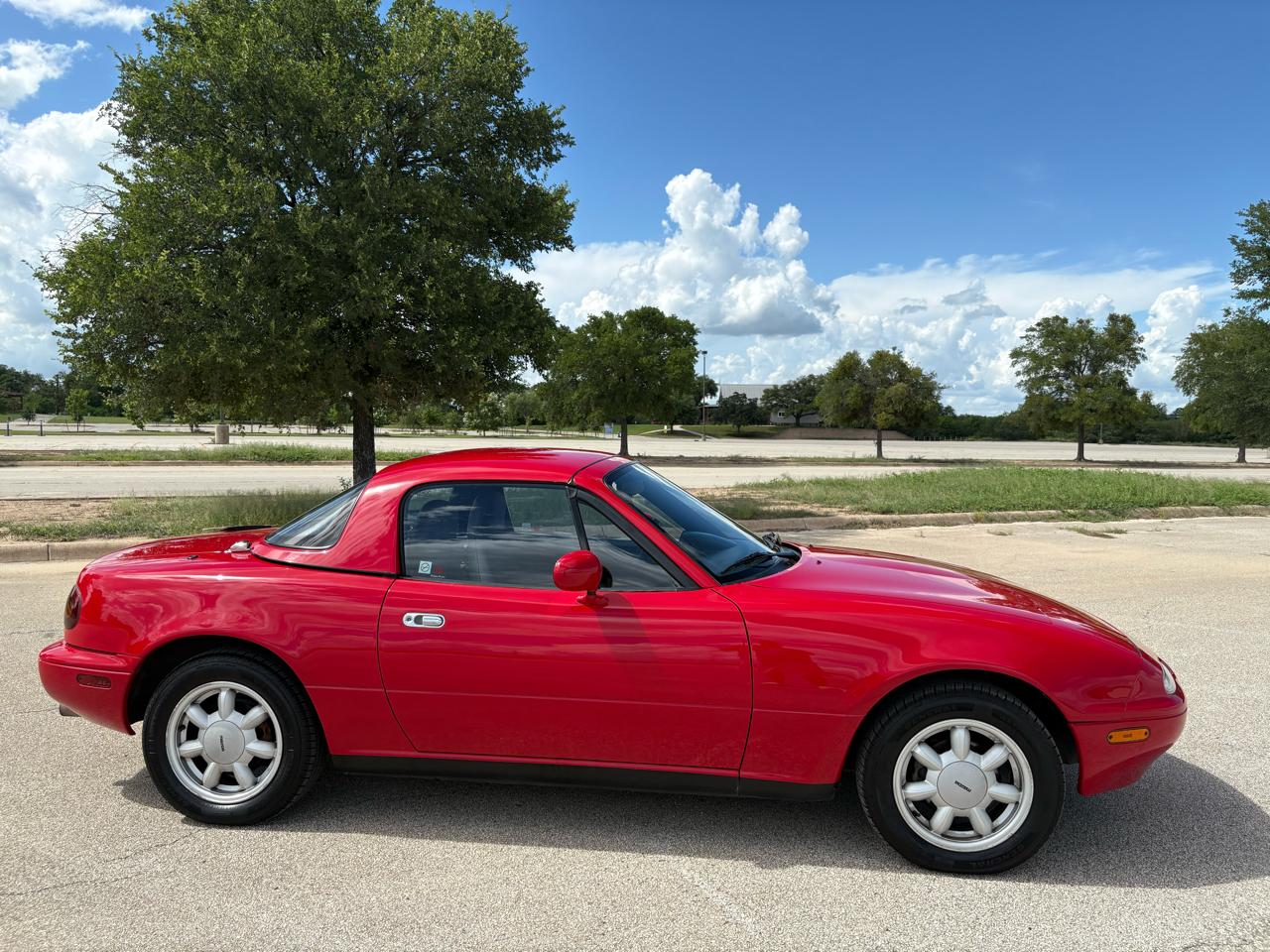 Mazda MX-5 Miata 2dr Convertible Special Edition 5-Spd 1991