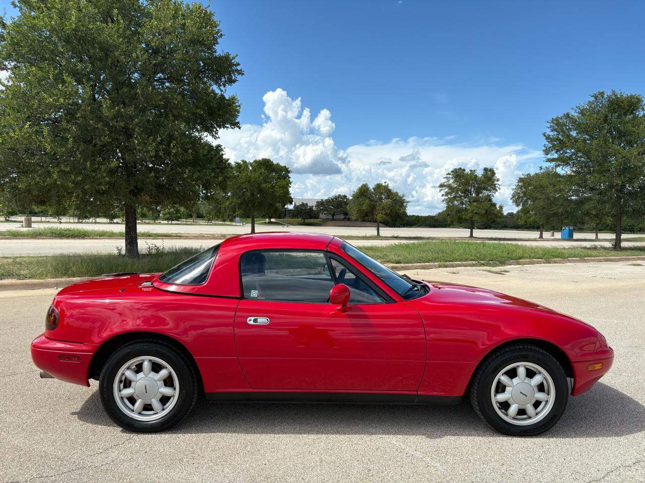 Mazda MX-5 Miata 2dr Convertible Special Edition 5-Spd 1991