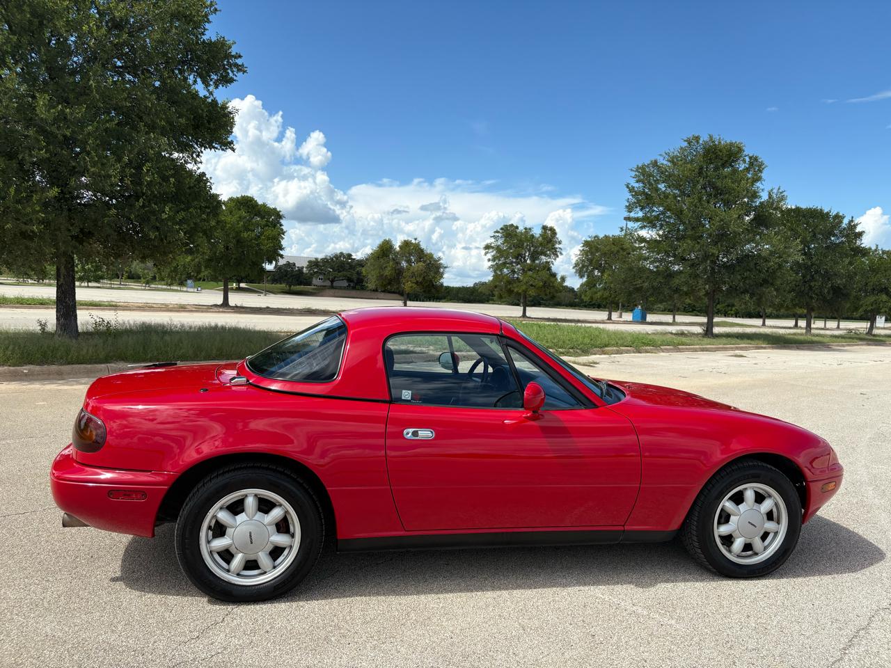 Mazda MX-5 Miata 2dr Convertible Special Edition 5-Spd 1991