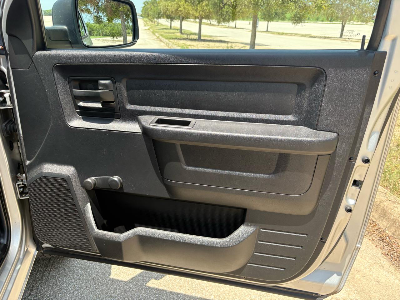 RAM 1500 2WD Reg Cab 140.5" Tradesman 2014
