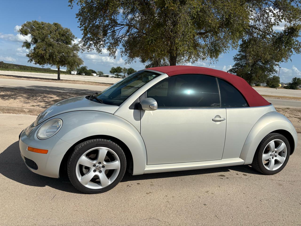 Volkswagen New Beetle Convertible  2009