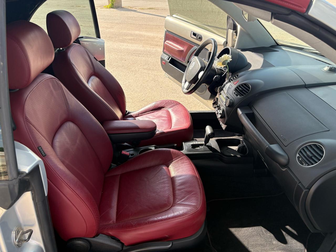 Volkswagen New Beetle Convertible  2009
