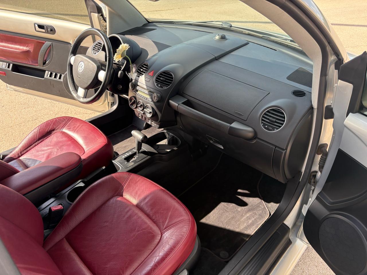 Volkswagen New Beetle Convertible  2009