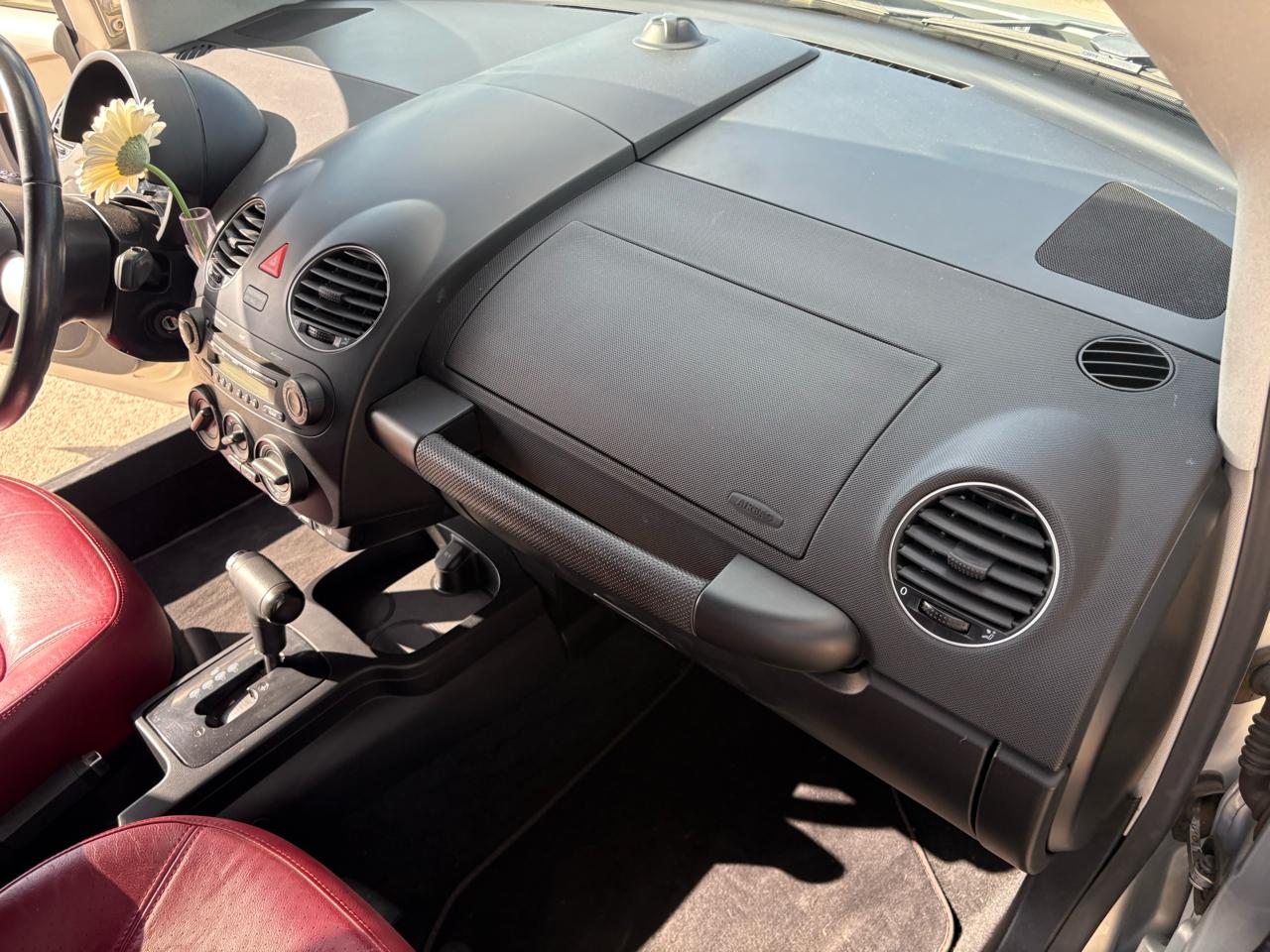 Volkswagen New Beetle Convertible  2009