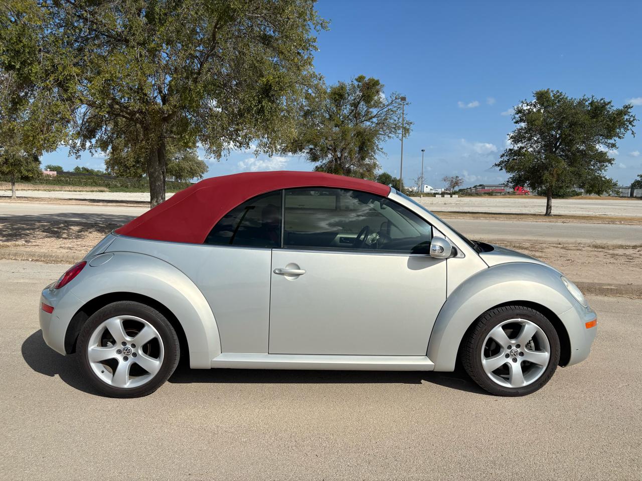 Volkswagen New Beetle Convertible  2009