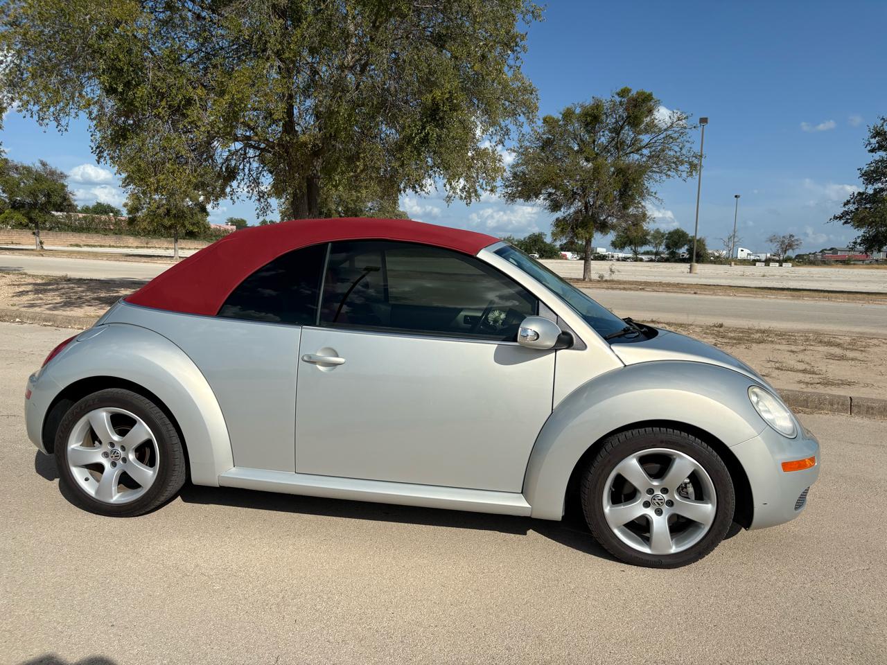 Volkswagen New Beetle Convertible  2009