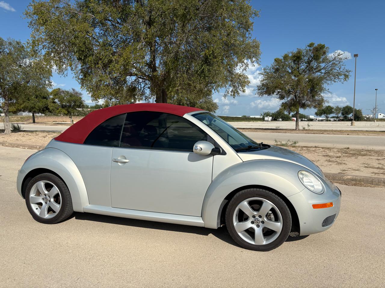 Volkswagen New Beetle Convertible  2009