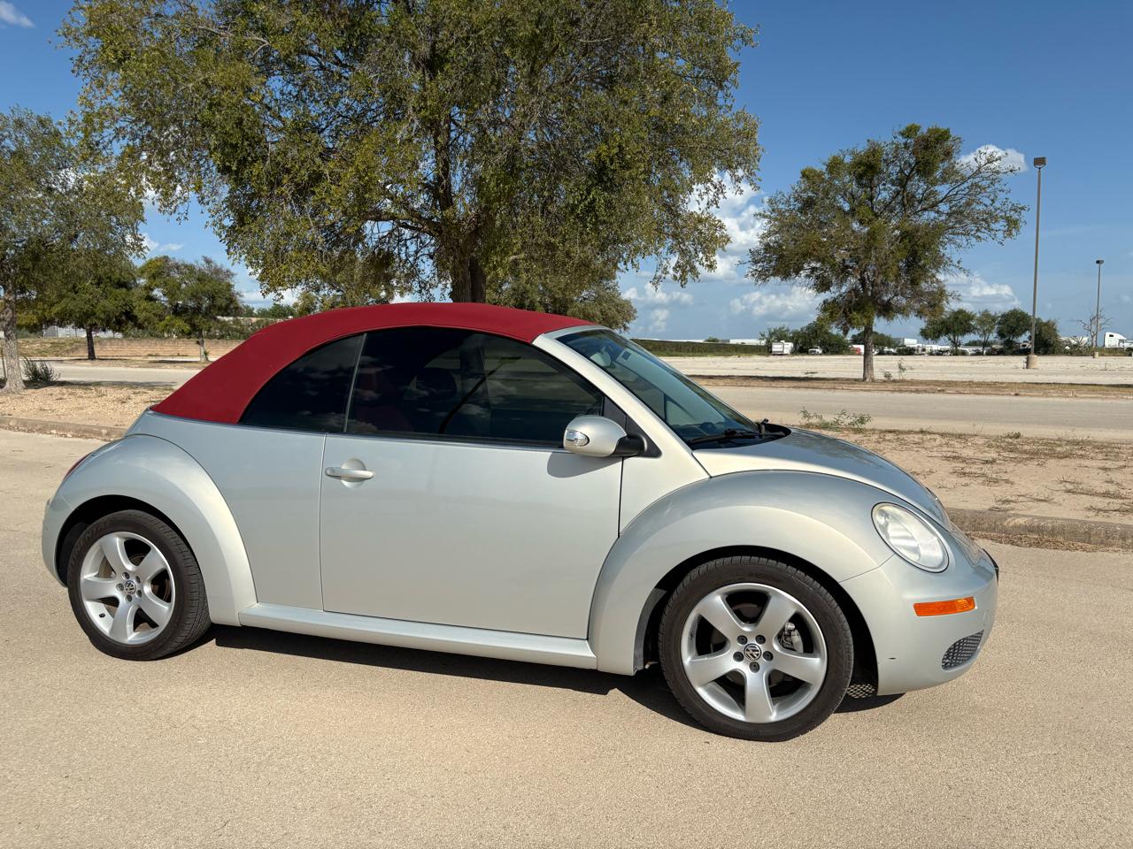 Volkswagen New Beetle Convertible  2009