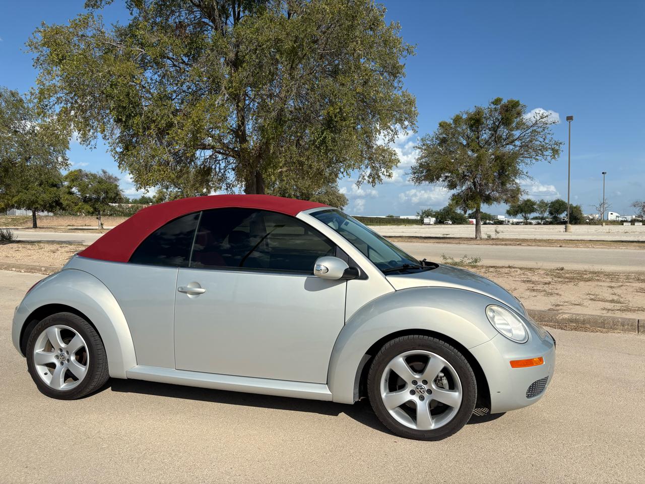 Volkswagen New Beetle Convertible  2009