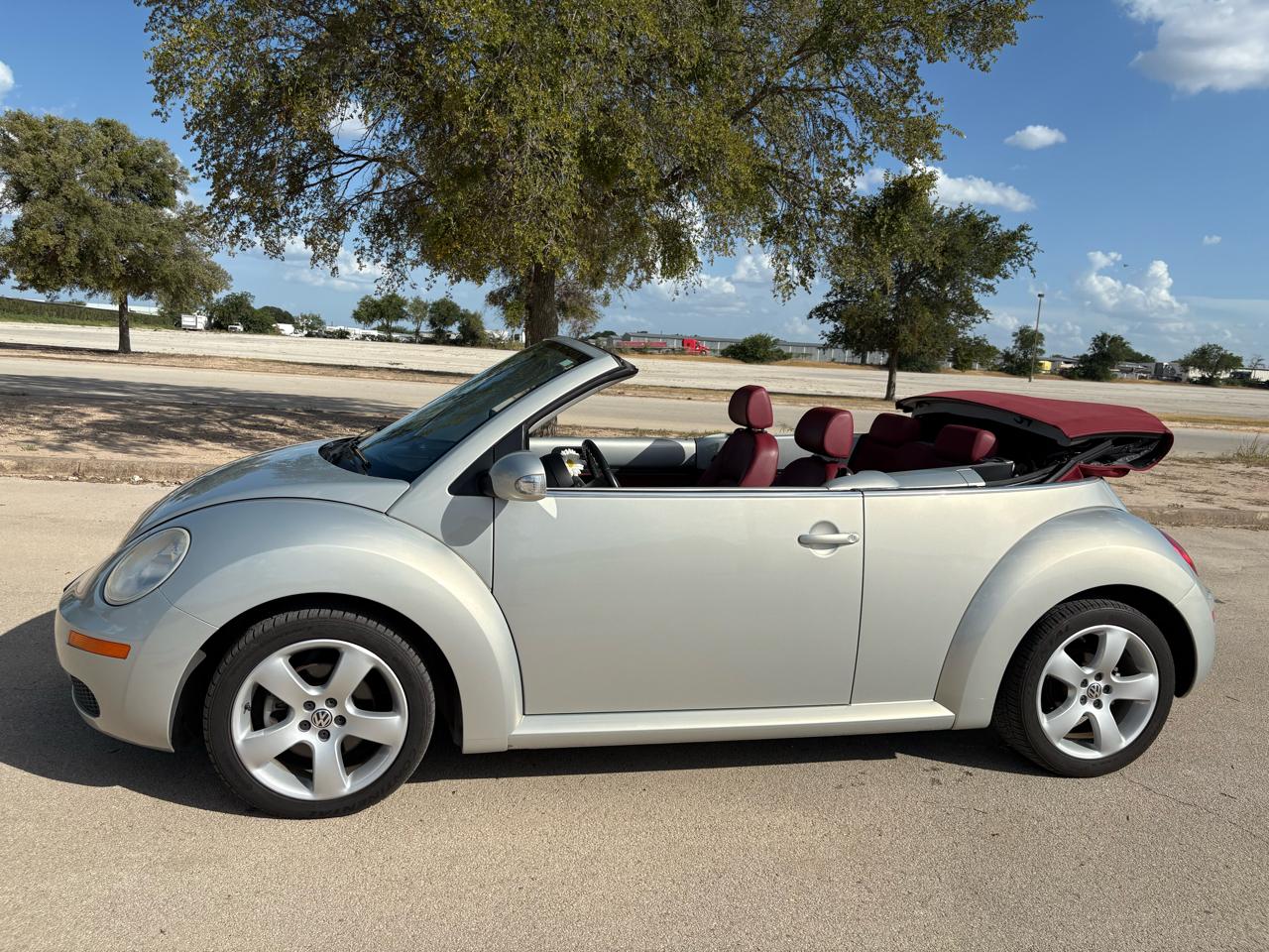 Volkswagen New Beetle Convertible  2009