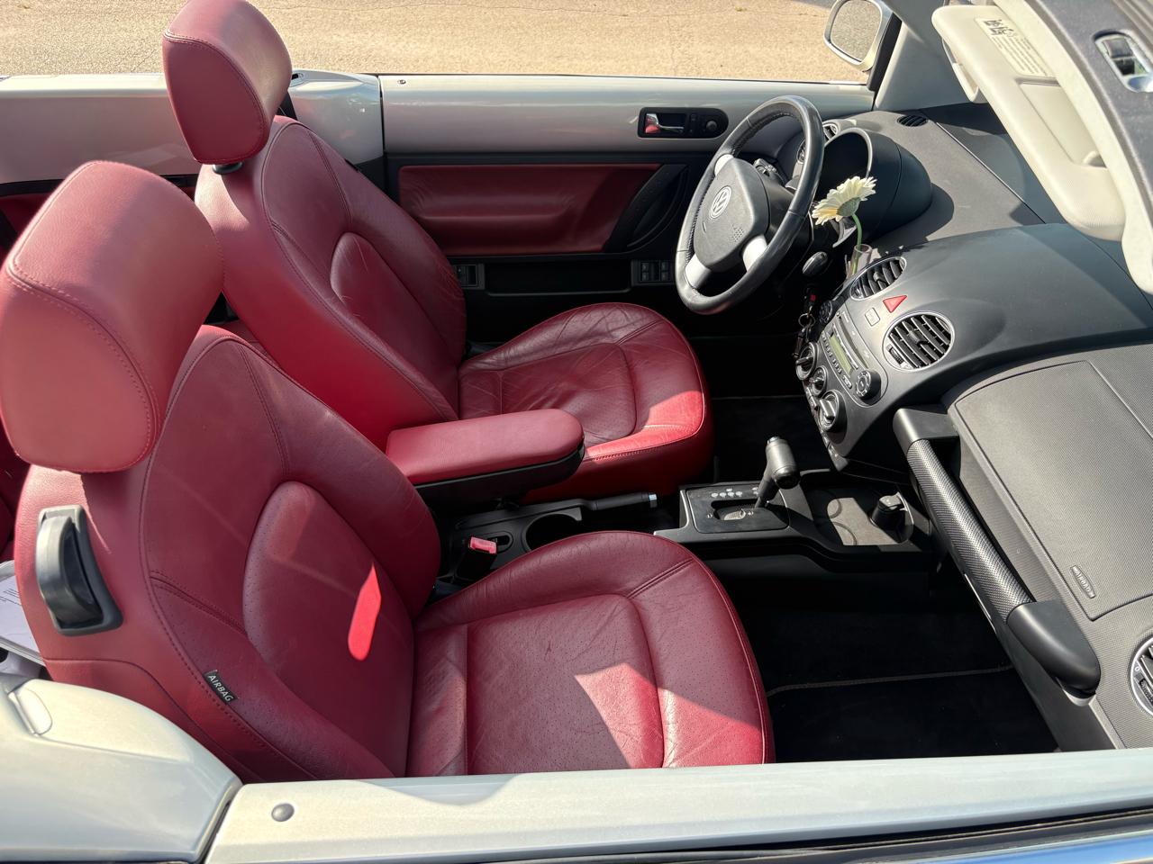 Volkswagen New Beetle Convertible  2009