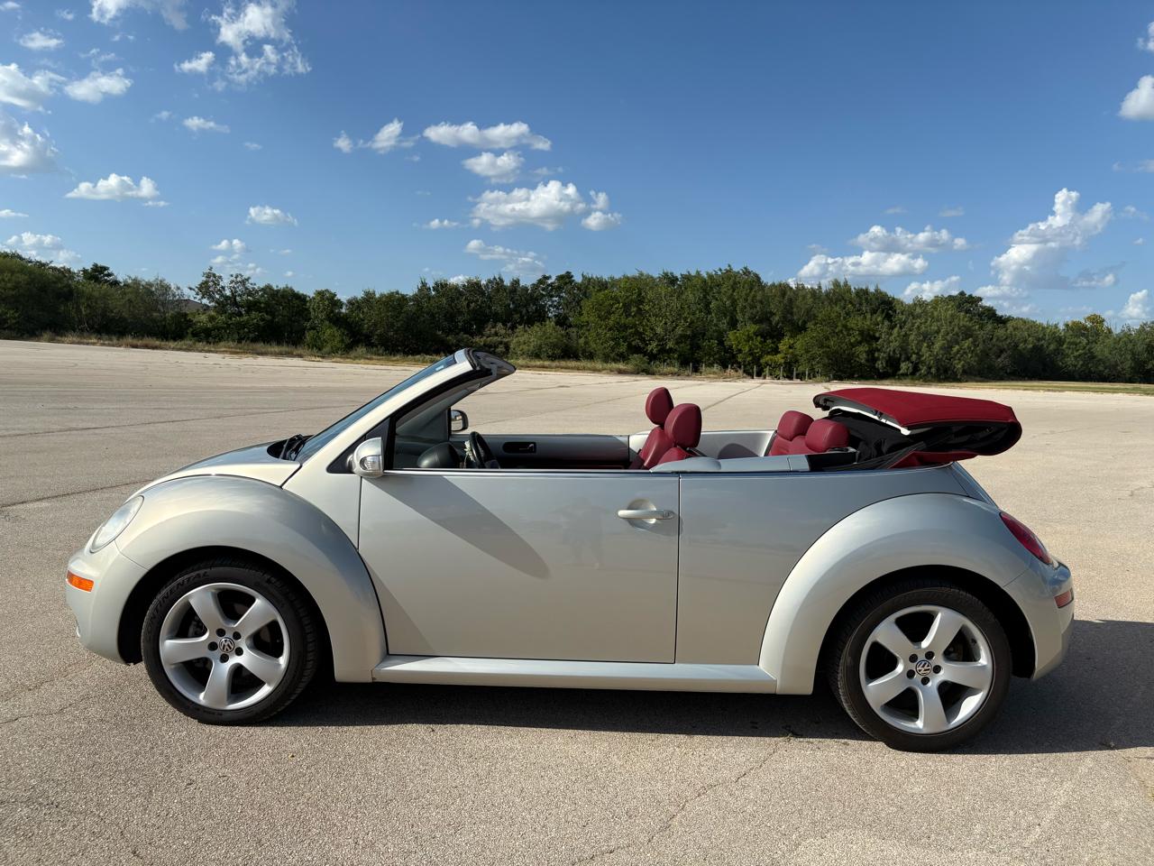 Volkswagen New Beetle Convertible  2009