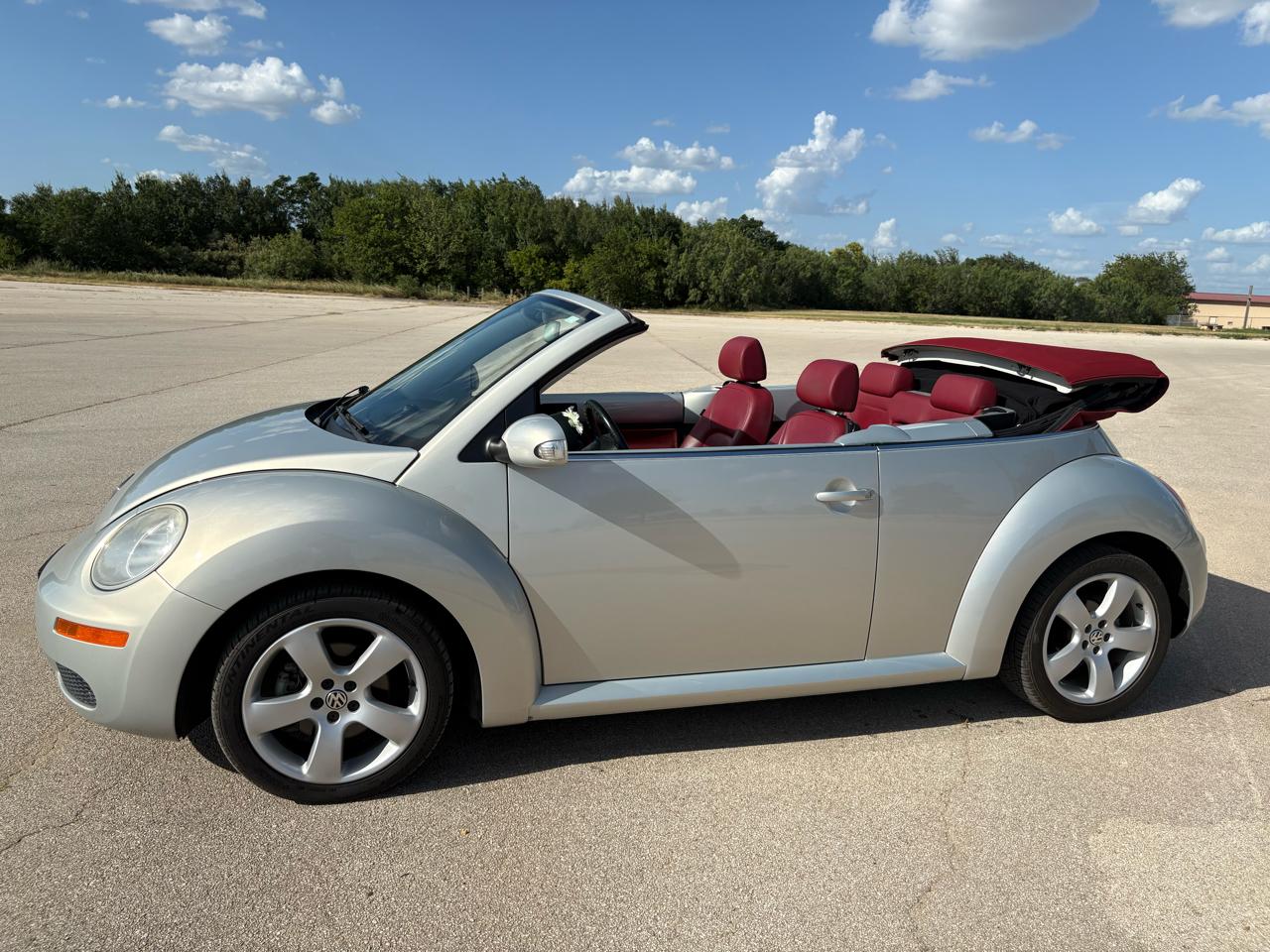 Volkswagen New Beetle Convertible  2009