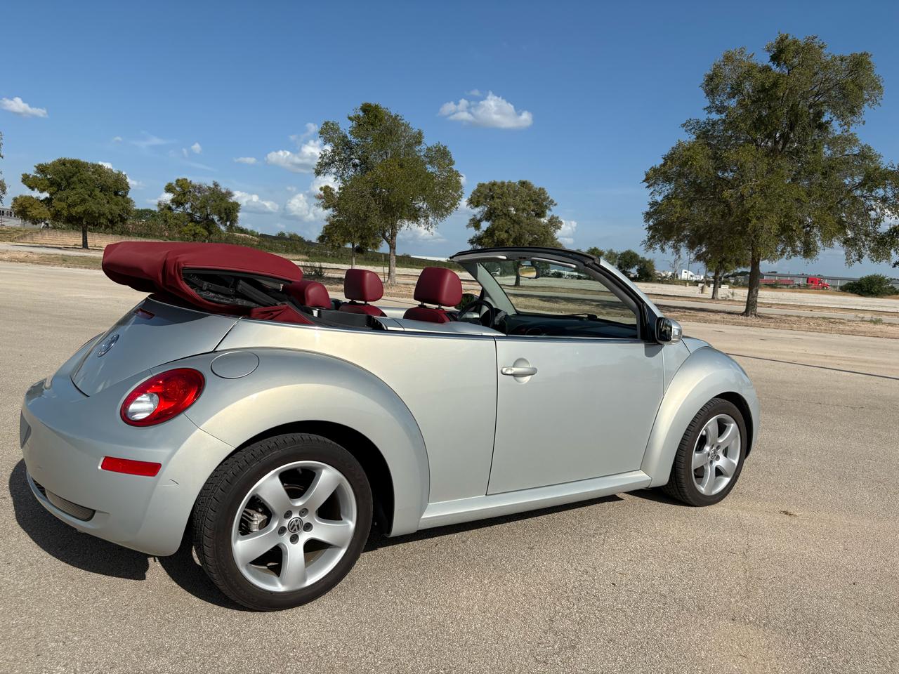 Volkswagen New Beetle Convertible  2009