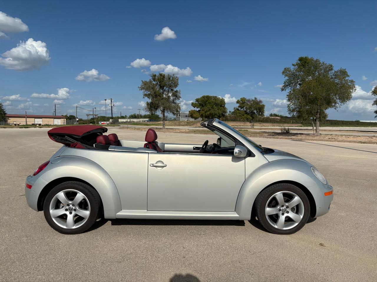 Volkswagen New Beetle Convertible  2009