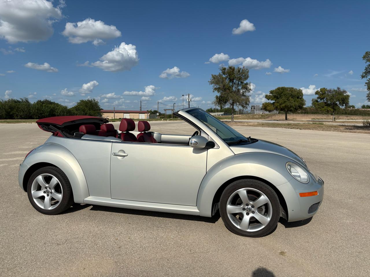 Volkswagen New Beetle Convertible  2009