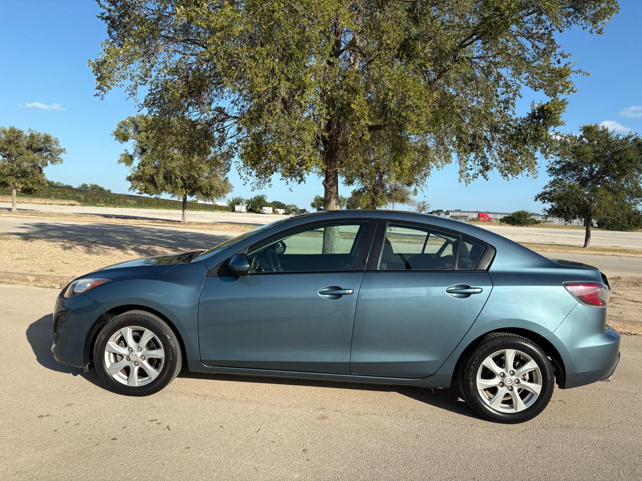 Mazda MAZDA3 4dr Sdn Auto i Touring 2011