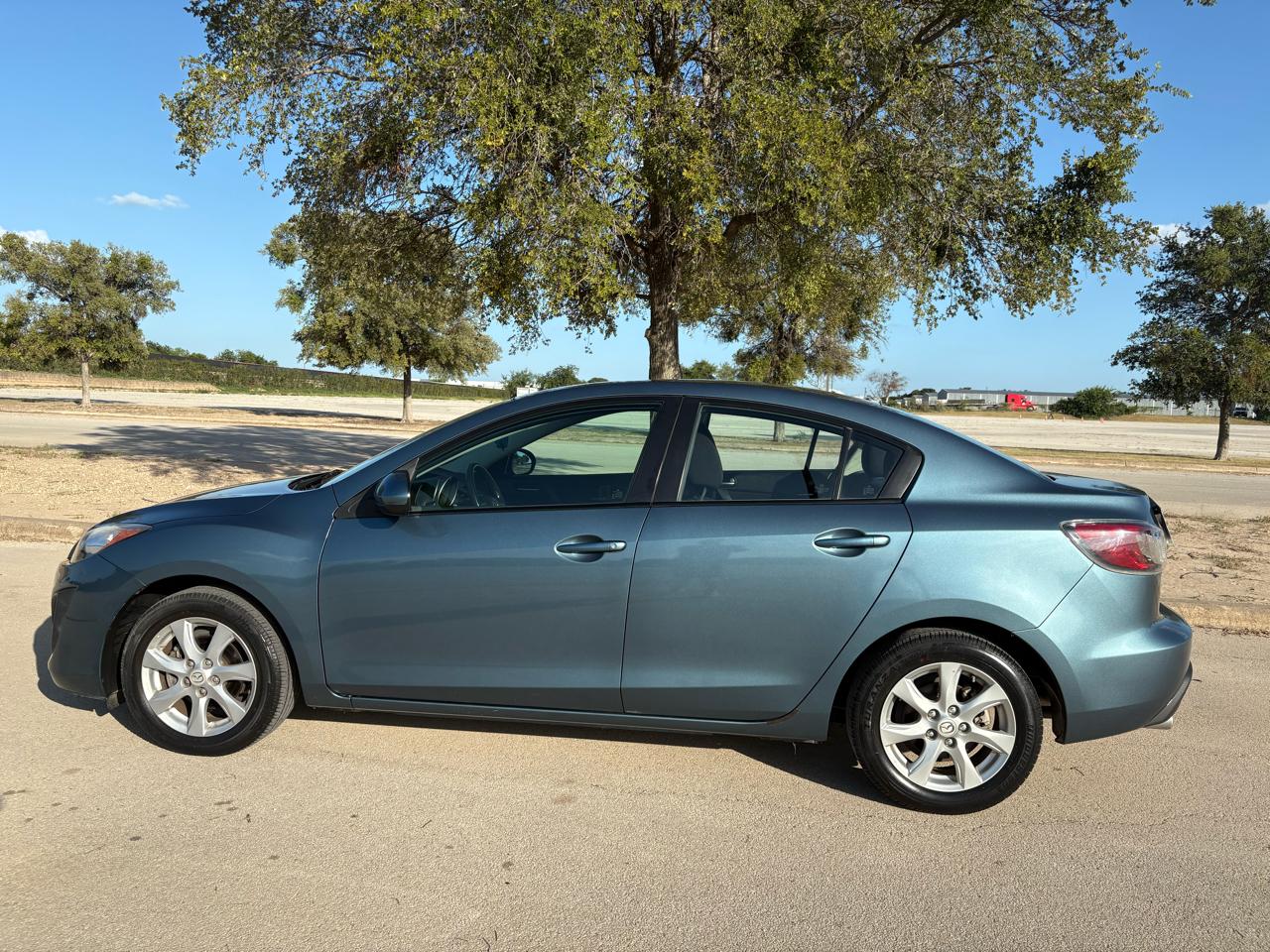Mazda MAZDA3 4dr Sdn Auto i Touring 2011