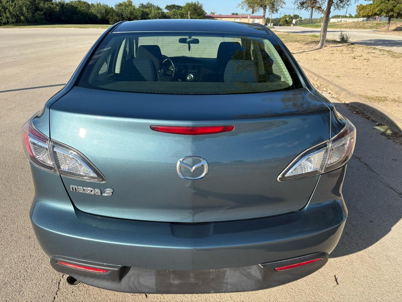 Mazda MAZDA3 4dr Sdn Auto i Touring 2011