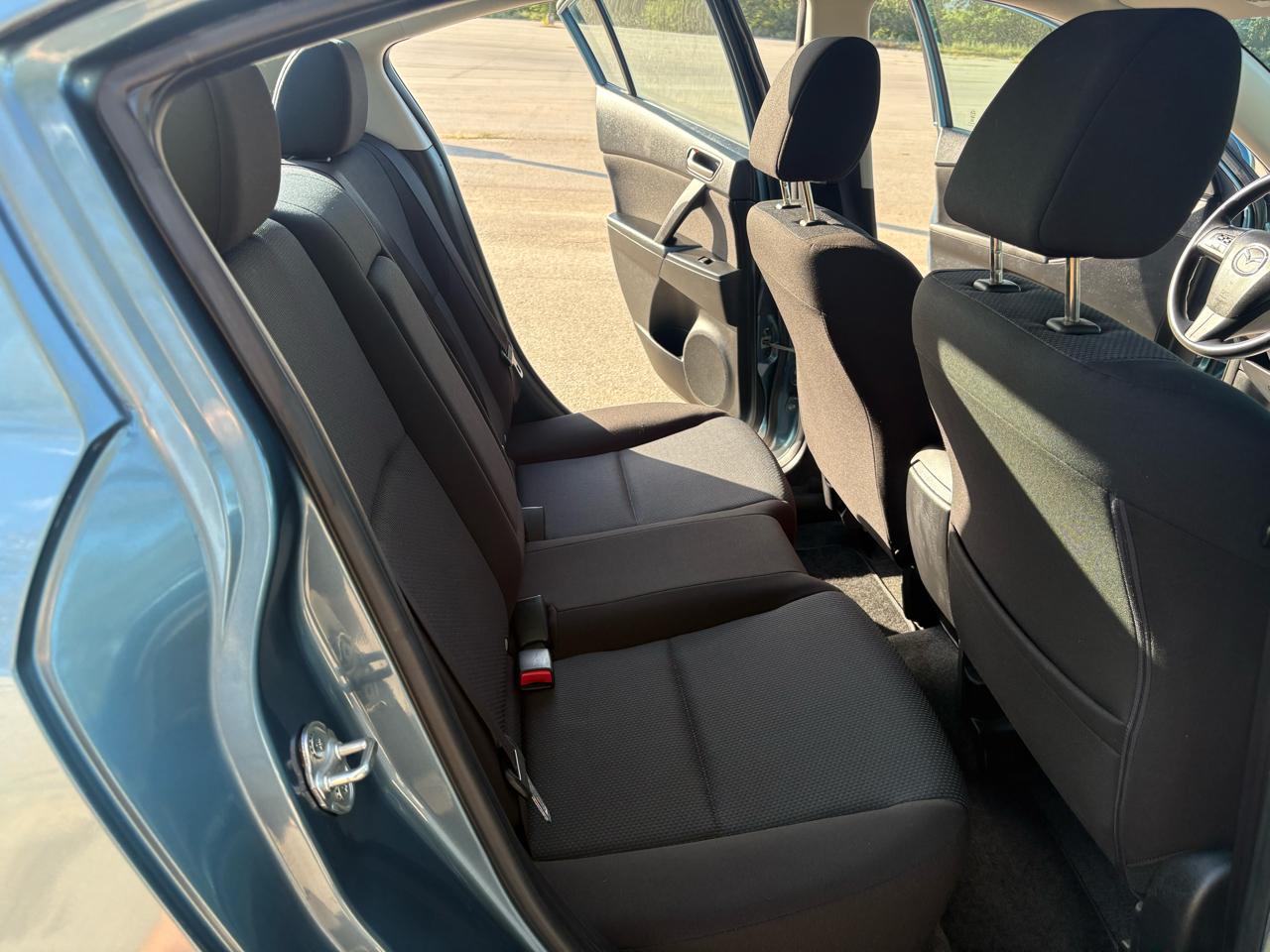 Mazda MAZDA3 4dr Sdn Auto i Touring 2011