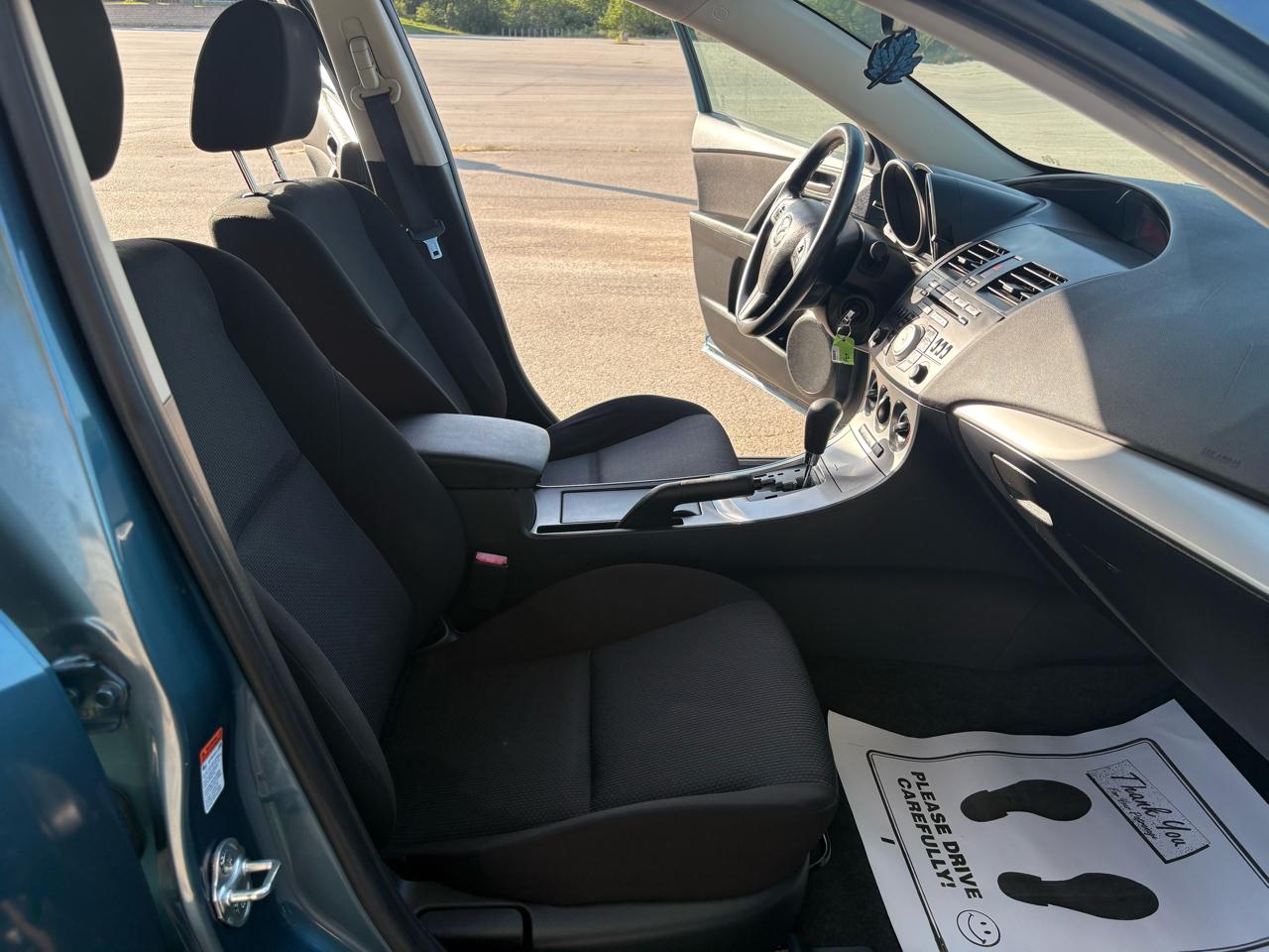 Mazda MAZDA3 4dr Sdn Auto i Touring 2011