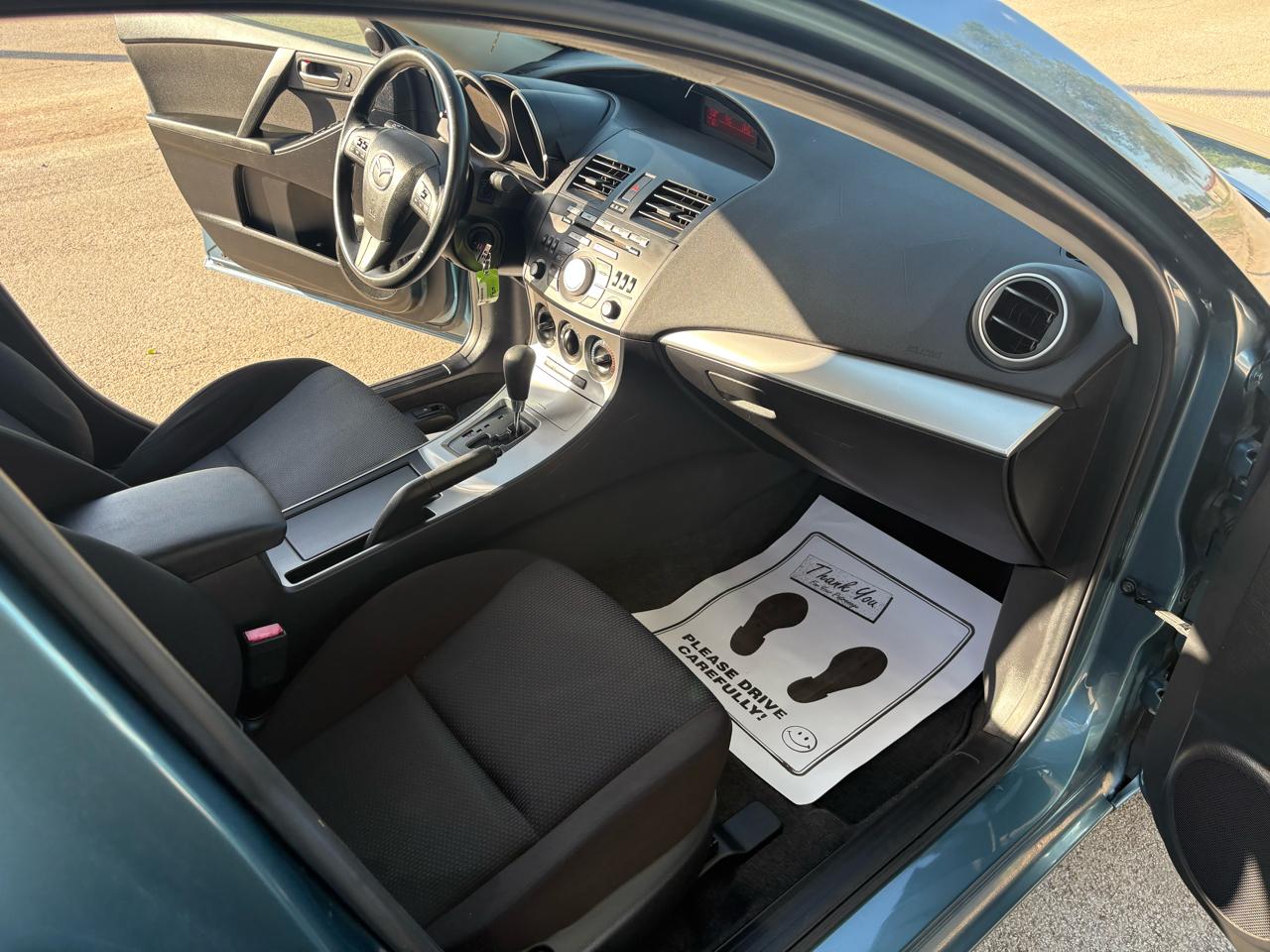 Mazda MAZDA3 4dr Sdn Auto i Touring 2011