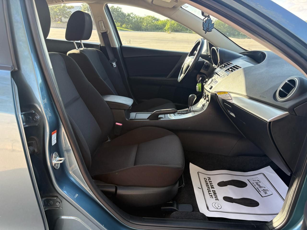 Mazda MAZDA3 4dr Sdn Auto i Touring 2011