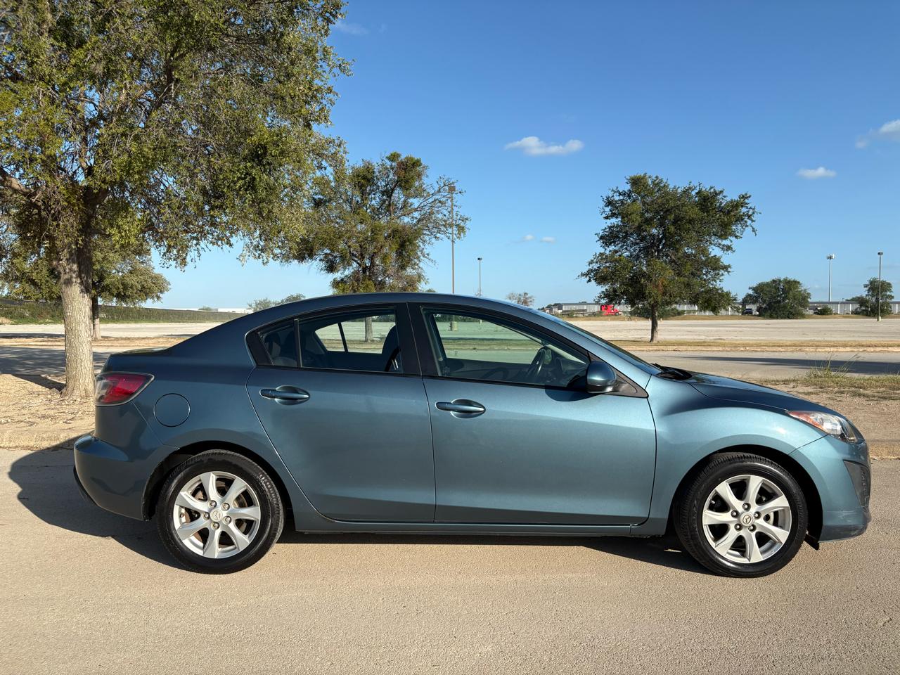 Mazda MAZDA3 4dr Sdn Auto i Touring 2011