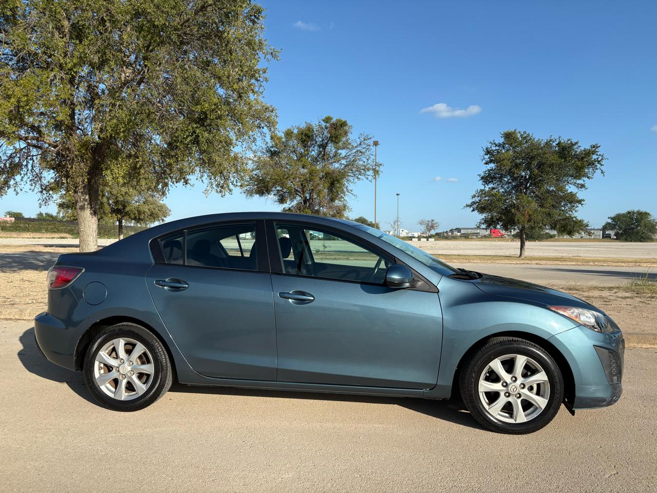 Mazda MAZDA3 4dr Sdn Auto i Touring 2011