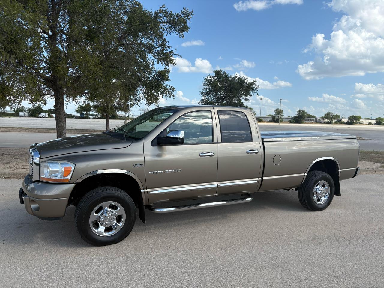 Dodge Ram 2500 4dr Quad Cab 160.5 4WD Laramie 2006