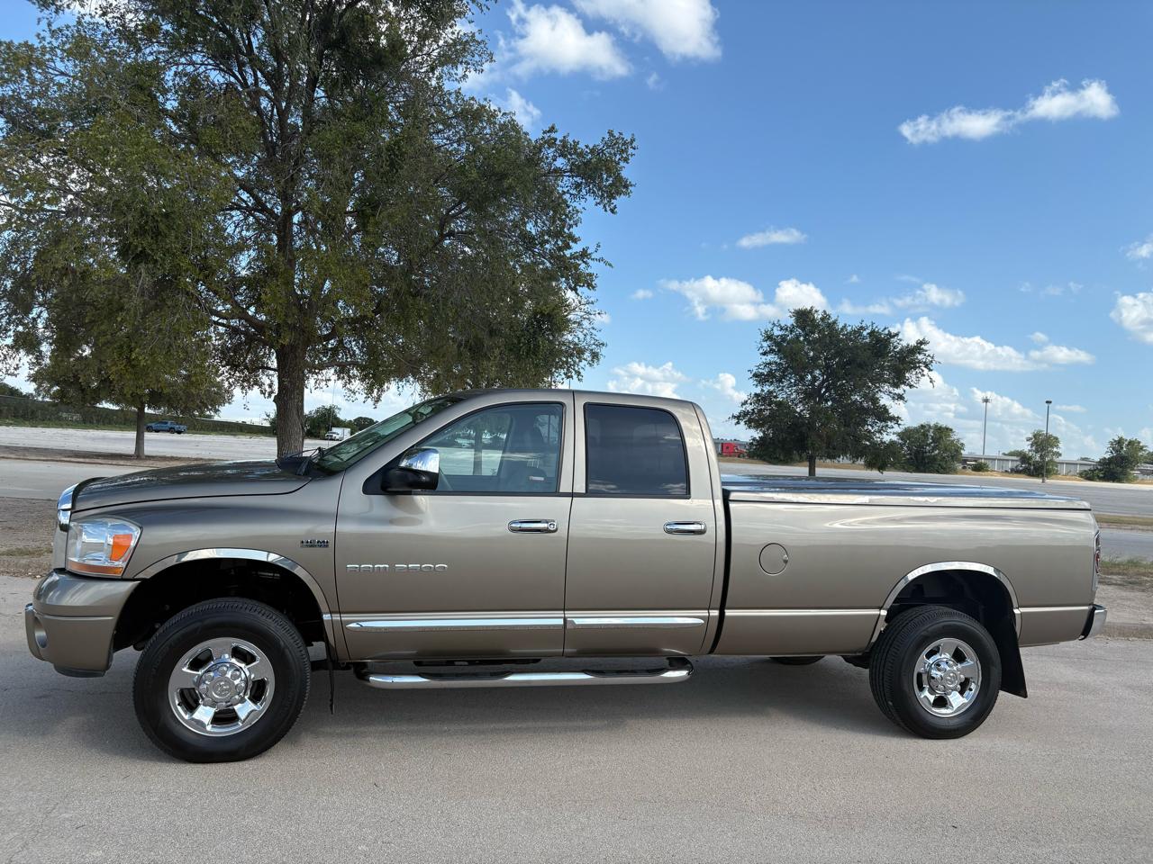 Dodge Ram 2500 4dr Quad Cab 160.5 4WD Laramie 2006