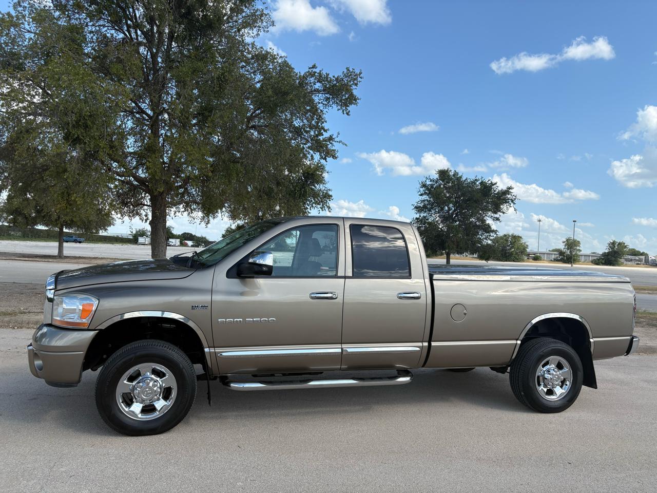 Dodge Ram 2500 4dr Quad Cab 160.5 4WD Laramie 2006